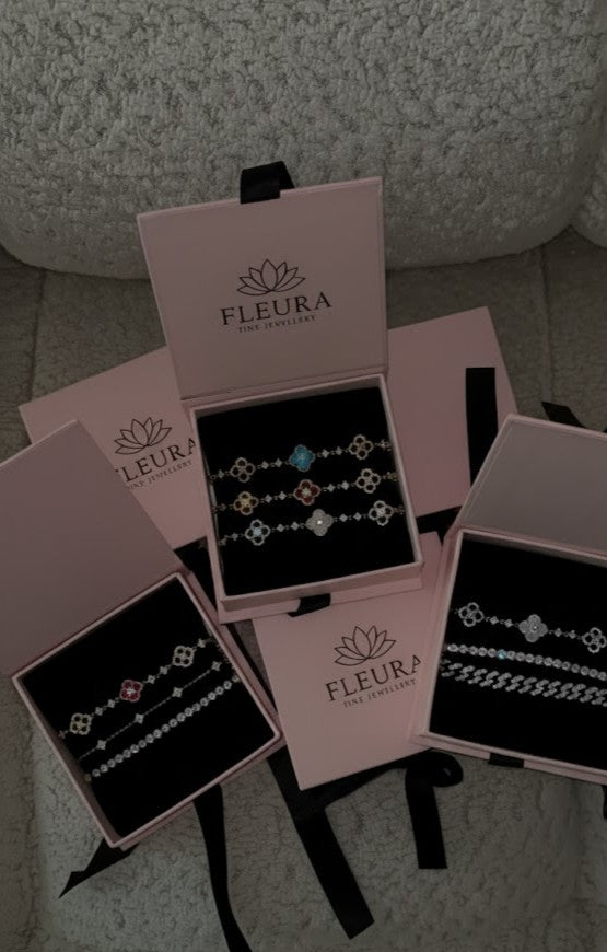 Dafina Hand Chain